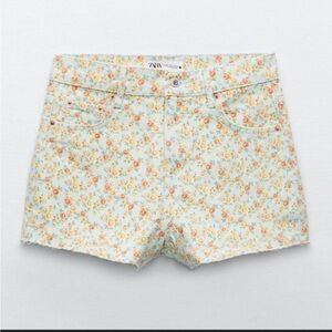 NWT Zara 90s High Rise Raw Hem Floral Shorts